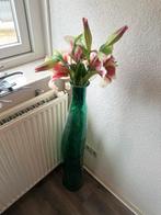 Groene vaas met kunstbloemen, Huis en Inrichting, Ophalen, 50 tot 75 cm, Groen, Glas