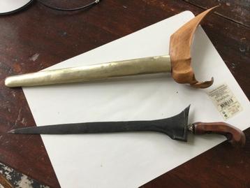 Antieke kris Java beschikbaar voor biedingen