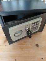 Safe  met sleutel en code diep 20 cm,, Ophalen, Gebruikt, Brandkast