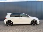 Volkswagen Golf 2.0 GTI Edition 35 DSG|Downpipe|300PK|Topsta, Gebruikt, 1984 cc, Wit, Leder