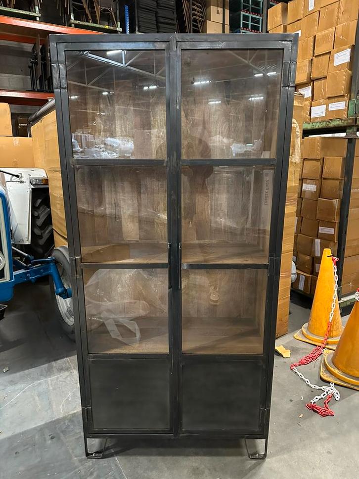 Vitrinekast Mango - NIEUW - Zware kwaliteit, Huis en Inrichting, Kasten | Vitrinekasten, Nieuw, 150 tot 200 cm, 50 tot 100 cm