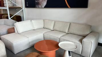 Hoekbank Bouclé (sample/ Nieuw) beschikbaar voor biedingen