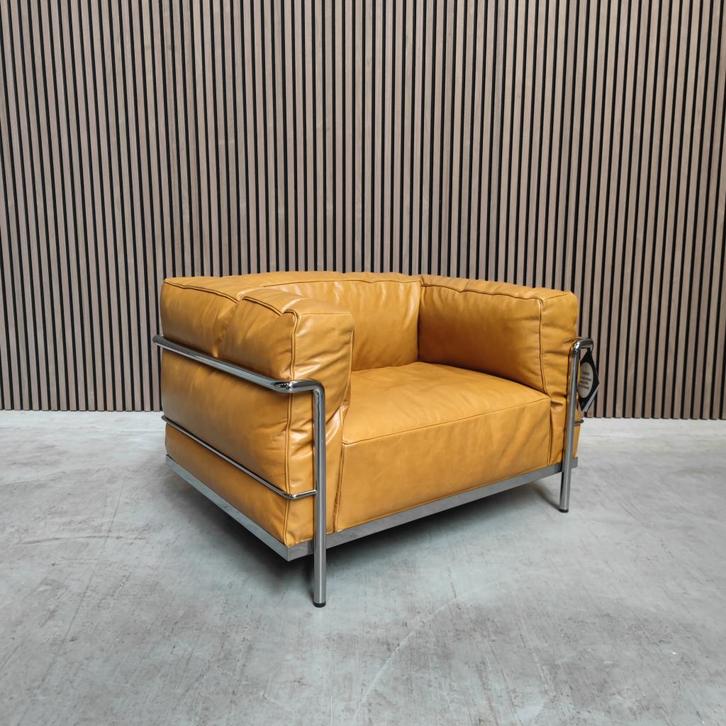 Cassina LC3 - camel naturel leder, Antiek en Kunst, Antiek | Meubels | Stoelen en Banken, Ophalen of Verzenden