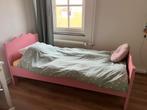 Roze eenpersoons bed, Ophalen, 85 tot 100 cm, Zo goed als nieuw, Lattenbodem