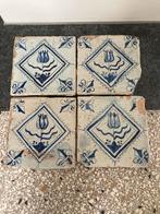 17 e eeuw tulp tegels 4 stuks, Antiek en Kunst, Antiek | Wandborden en Tegels, Ophalen of Verzenden