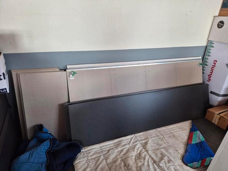 Haco Sevilla Garderobekast - 3-deurs, Spiegel, Laden, Huis en Inrichting, Kasten | Kledingkasten, Zo goed als nieuw, 200 cm of meer