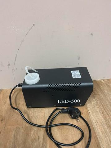 Nieuwe LED-500 Rookmachine / Mistmachine met LED-effecten beschikbaar voor biedingen