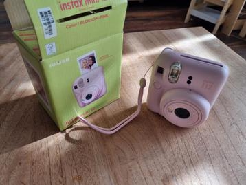 Instax 12 Roze + Polaroid Camera met Film beschikbaar voor biedingen