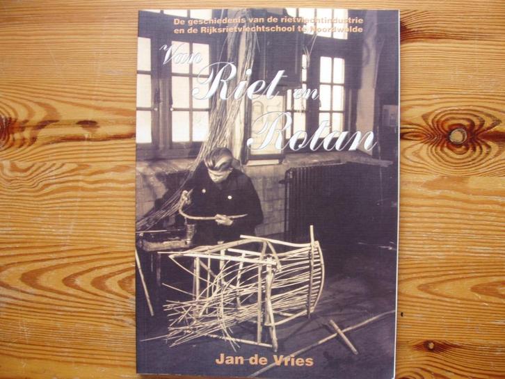 Van Riet en Rotan. Noordwolde Frl. Jan de Vries., Boeken, Geschiedenis | Stad en Regio, Zo goed als nieuw, 20e eeuw of later, Ophalen of Verzenden