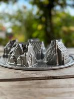 Nordic bakeware bakvorm kerstdorpje cozy village nieuwstaat, Ophalen of Verzenden, Nieuw, Taarten, Bakvorm