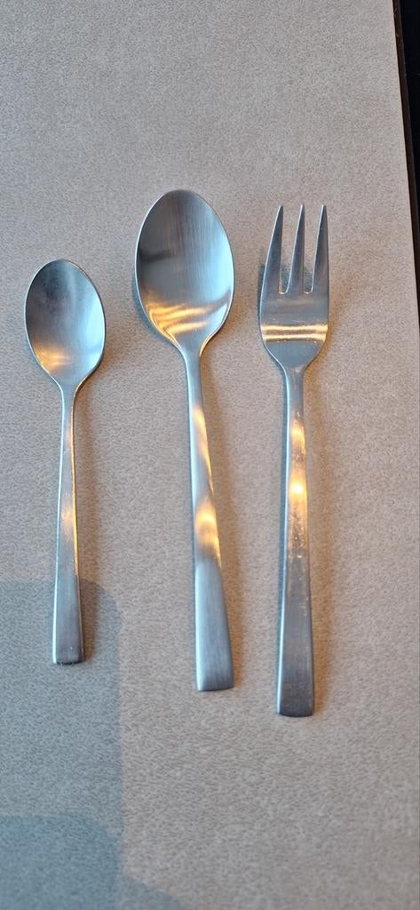 GEZOCHT: Hema Oslo bestek (18/10), Gebruikt, Ophalen of Verzenden, Rvs of Chroom, Vaatwasserbestendig