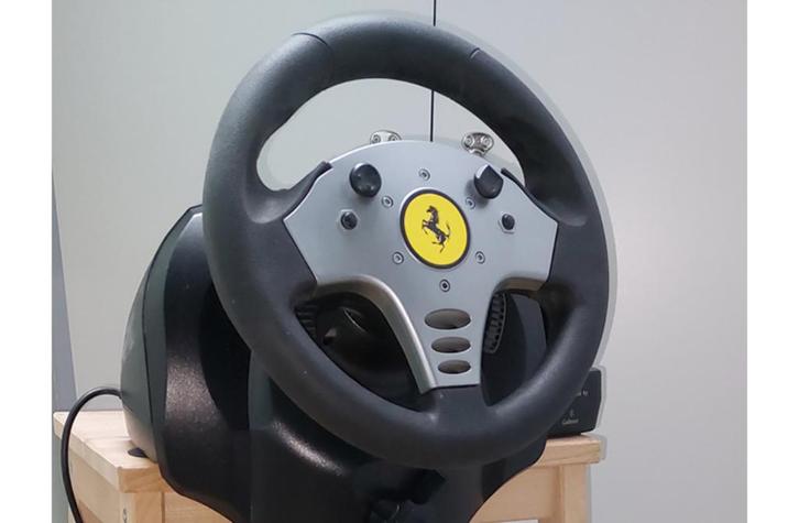 Guillemot origineel Force Feedback Race stuur, Spelcomputers en Games, Spelcomputers | Xbox | Accessoires, Zo goed als nieuw, Stuurtje of Sportattribuut