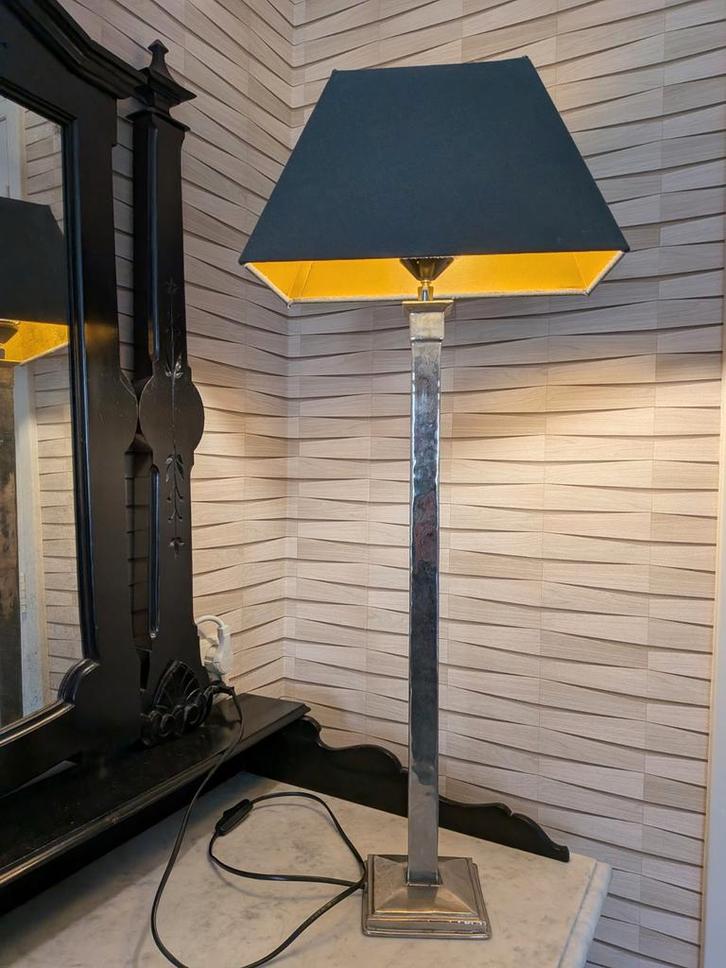 Twee nog mooie lampen, Huis en Inrichting, Lampen | Tafellampen, Zo goed als nieuw, 75 cm of meer, Metaal, Ophalen