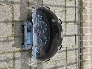 Peugeot 206 dashboard beschikbaar voor biedingen