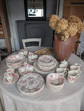 Servies van Henry Bassinger Engels servies  beschikbaar voor biedingen