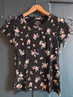 Zwart T-shirt met bloemenprint, Maat 38/40 (M), Zwart, Ophalen of Verzenden, Korte mouw