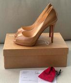 Christian Louboutin pumps Hakken beige Lakleer 38, Pumps, Beige, Ophalen of Verzenden, Zo goed als nieuw