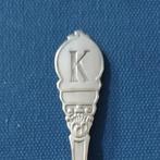 verzilverd letterlepeltje, lepeltje letter K (SOLA 90), Antiek en Kunst, Antiek | Bestek, Ophalen of Verzenden