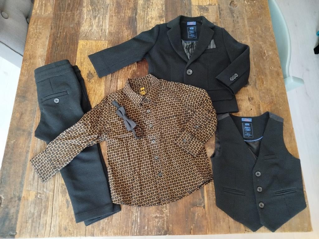 5-delig pak / kostuum WE Fashion., Kinderen en Baby's, Kinderkleding | Maat 92, Zo goed als nieuw, Jongen, Ophalen of Verzenden