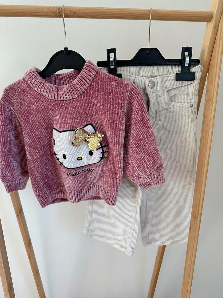 Hello Kitty trui & ribcord broek - Maat 92, Kinderen en Baby's, Kinderkleding | Maat 92, Gebruikt, Meisje, Ophalen of Verzenden