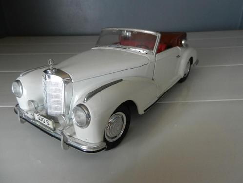 Mercedes W188 300S Cabrio 1952-1955. Maisto 1:18., Hobby en Vrije tijd, Modelauto's | 1:18, Zo goed als nieuw, Auto, Maisto, Verzenden