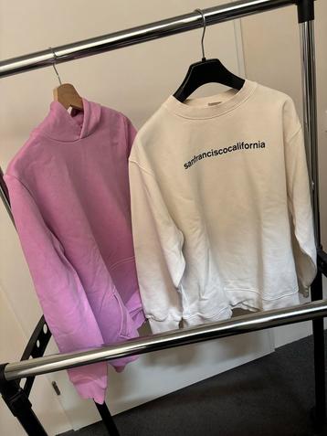 2 Truien: Roze Hoodie & Witte Sweater beschikbaar voor biedingen