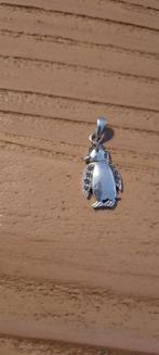 Antiek, zilveren hangertje penquin met markasietjes., Ophalen of Verzenden, Zilver, Hanger, Met edelsteen