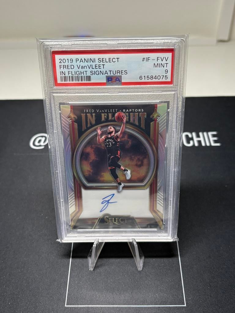 Panini NBA select /149 on card auto Fred VanVleet PSA kaart, Ophalen of Verzenden, Zo goed als nieuw