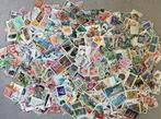 275 gram Wereld afgeweekt, Postzegels en Munten, Postzegels | Volle albums en Verzamelingen, Verzenden, Buitenland