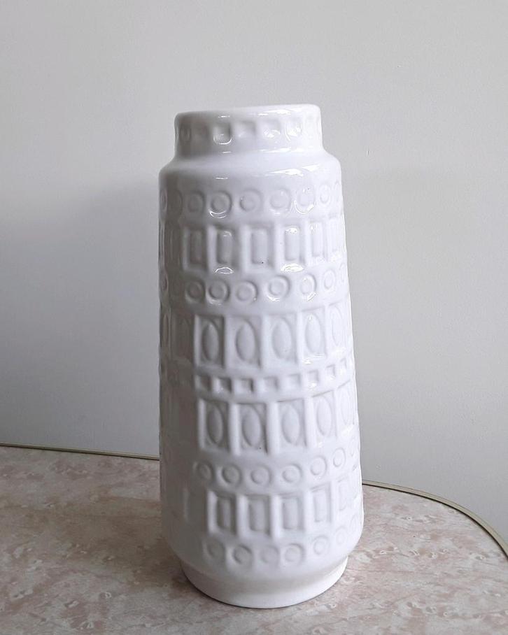 Witte West Germany vaas,  260-22, Huis en Inrichting, Woonaccessoires | Vazen, Gebruikt, Wit, Minder dan 50 cm, Aardewerk of Porselein