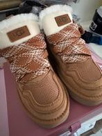 Ugg Lowmel sand Nieuw, Kleding | Dames, Schoenen, Ophalen of Verzenden, Nieuw, Bruin, Lage of Enkellaarzen