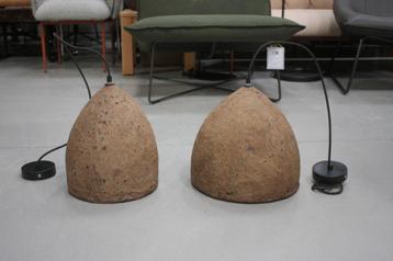 2 LEUKE HANGLAMPEN PAPIER MACHE BRUIN NATUREL  beschikbaar voor biedingen