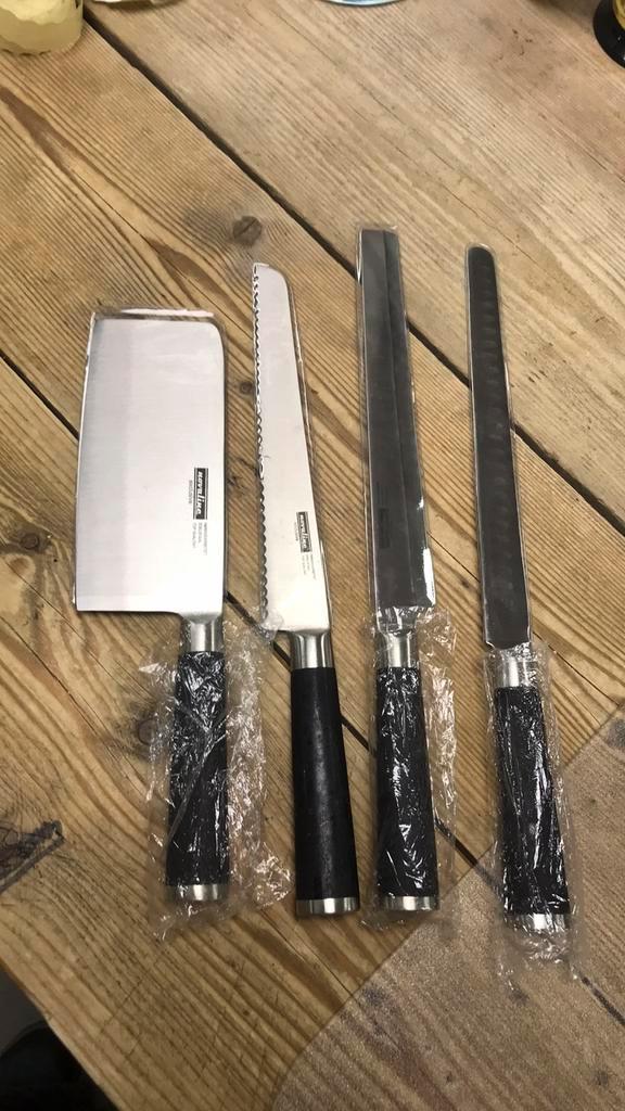 Novaline exclusive 4 delig messenset, Huis en Inrichting, Keuken | Bestek, Ophalen of Verzenden