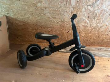 Driewieler en loopfiets beschikbaar voor biedingen