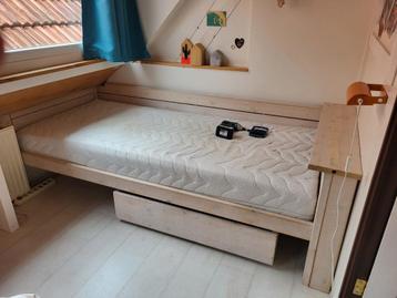 Houten bed gratis