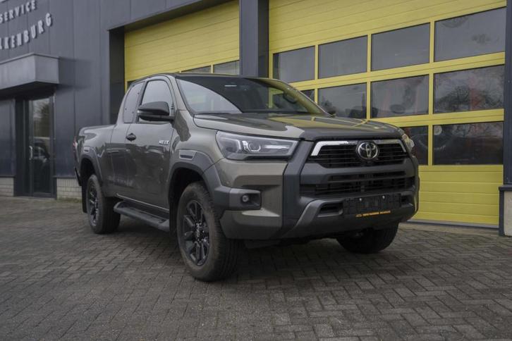 Toyota HiLux 2.8 D-4D Xtra Cab Invincible BPM VRIJ!, Auto's, Toyota, Bedrijf, Te koop, Hilux, 4x4, ABS, Achteruitrijcamera, Adaptieve lichten