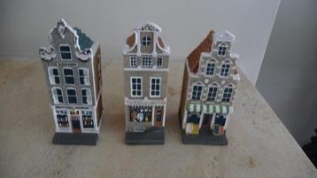 2 Huisjes -  Grutters Waren 1732 en Groenten Fruit beschikbaar voor biedingen