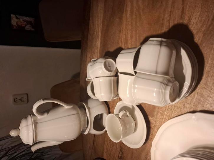 Villeroy en Boch Manoir koffiekan en 9 kop en schotels, Antiek en Kunst, Antiek | Servies los, Ophalen