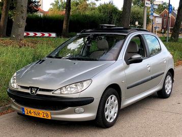 Peugeot 206 1.4-16V / Pano / Elektr.Rmn / Centrale-V / 5-Drs beschikbaar voor biedingen