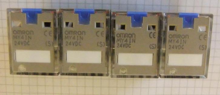 Relais OMRON MY4 IN  24 VDC, Hobby en Vrije tijd, Elektronica-componenten, Zo goed als nieuw, Ophalen of Verzenden