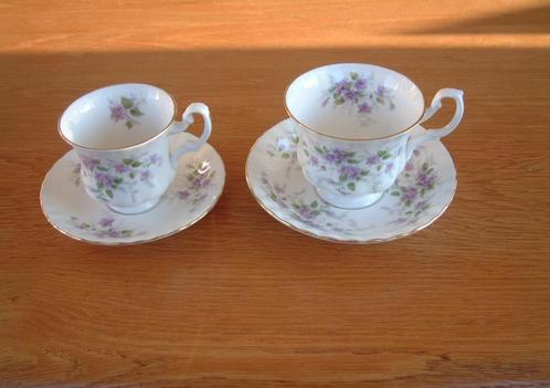 2 royal albert kop en schotels, Verzamelen, Porselein, Kristal en Bestek, Kop en/of schotel, Porselein, Ophalen of Verzenden