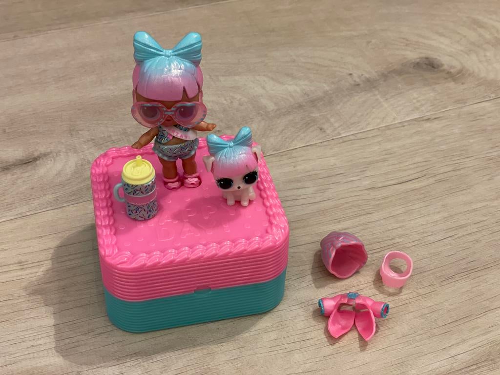 L.O.L. Surprise! Deluxe Present Surprise – limited edition, Ophalen of Verzenden, Zo goed als nieuw, Overige typen