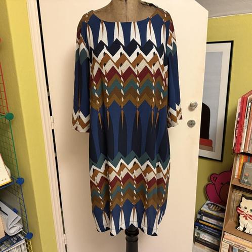 Paprika jurk grafisch motief Mt 3 = 46 IZGS!, Kleding | Dames, Jurken, Zo goed als nieuw, Maat 46/48 (XL) of groter, Onder de knie