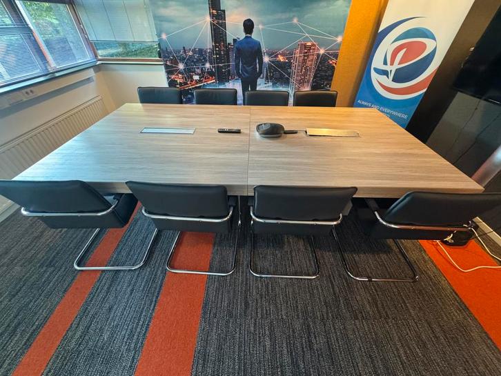 Luxe stijlvolle vergadertafel licht noten (12-20 persoons), Zakelijke goederen, Kantoor en Winkelinrichting | Kantoormeubilair en Inrichting