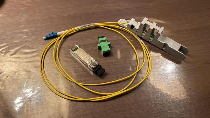 Sfp module unifi udm delta kpn glasvezel, Computers en Software, Netwerk switches, Zo goed als nieuw, Ophalen of Verzenden