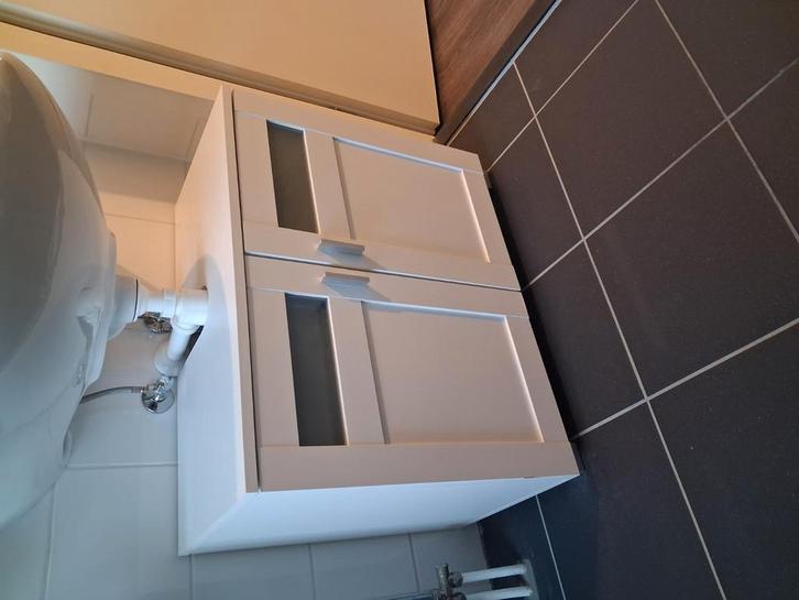 Badkamermeubel - Handdoekkast, Huis en Inrichting, Badkamer | Badkamermeubels, Zo goed als nieuw, Wastafelkast, Minder dan 100 cm