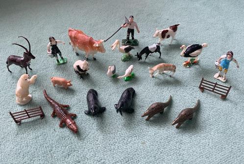 20 speelpoppetjes boerderij dieren figuurtjes + 2 hekjes, Kinderen en Baby's, Speelgoed | Overig, Gebruikt, Jongen of Meisje, Ophalen of Verzenden