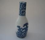 Klein antiek Aziatisch, Japans, porselein vaasje., Antiek en Kunst, Antiek | Porselein, Ophalen of Verzenden