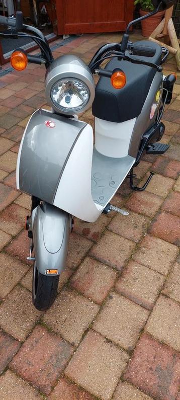 Kymco sunboy scooter electrisch 