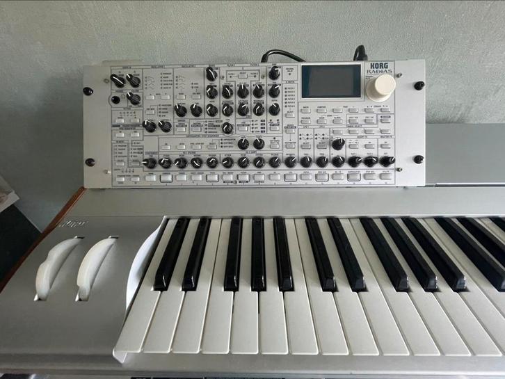 Korg Radias virtueel-analoge synth, Muziek en Instrumenten, Synthesizers, Zo goed als nieuw, 49 toetsen, Korg, Met midi-aansluiting